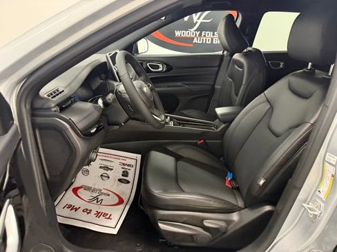 New 2026 Jeep Compass Latitude image 11