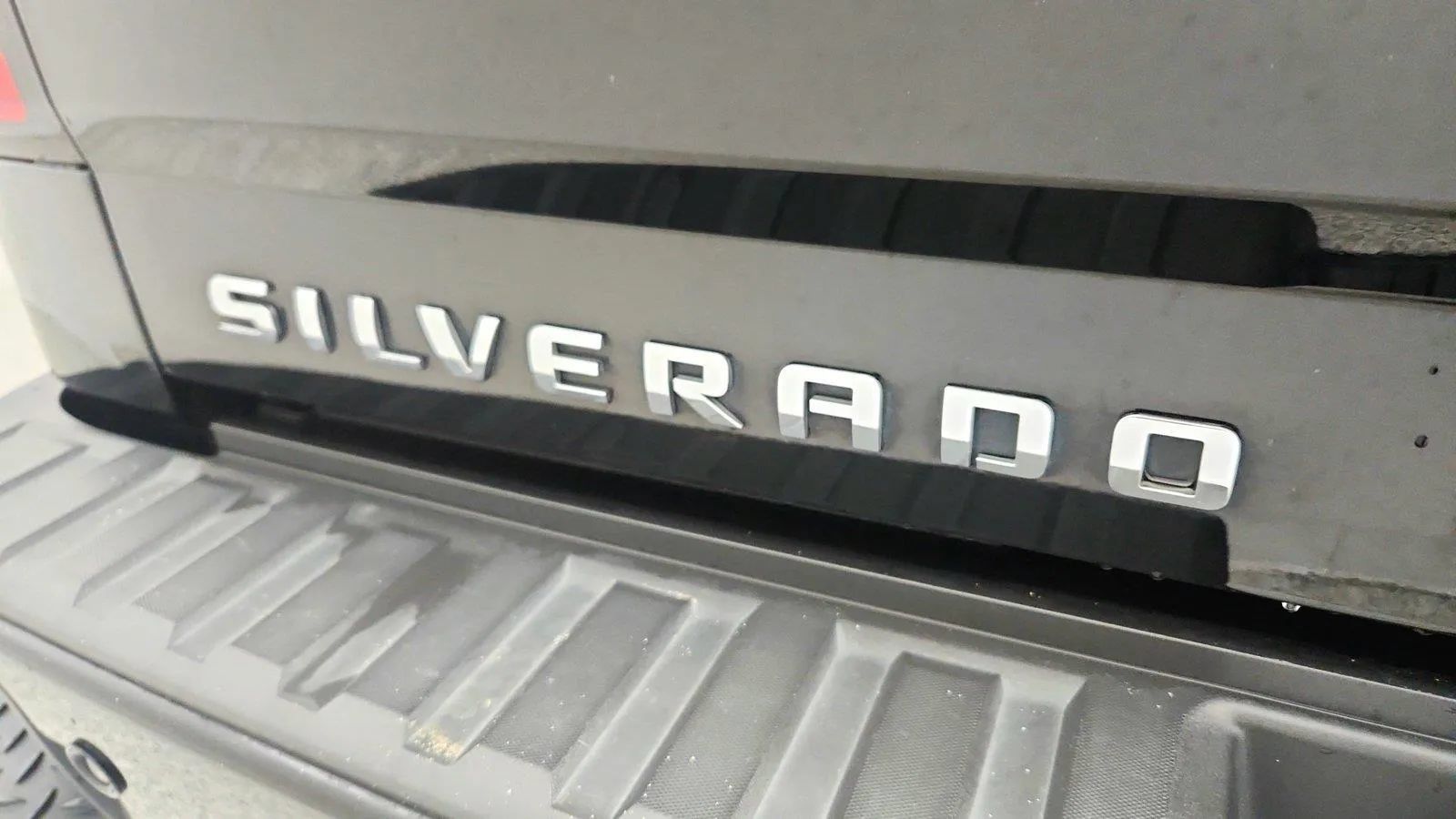 Used 2017 Chevrolet Silverado 1500 LT w/ Midnight Edition AWD/4WD image 34