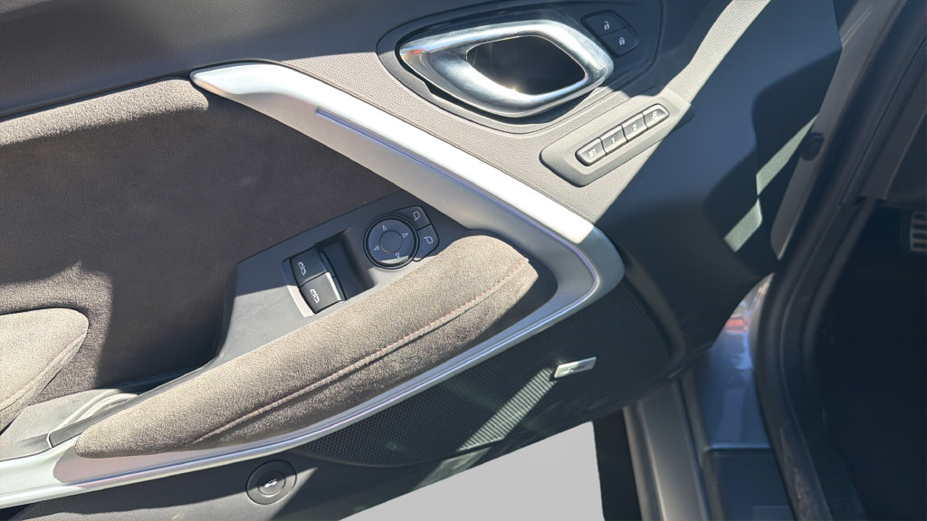 Used 2021 Chevrolet Camaro ZL1 RWD image 10