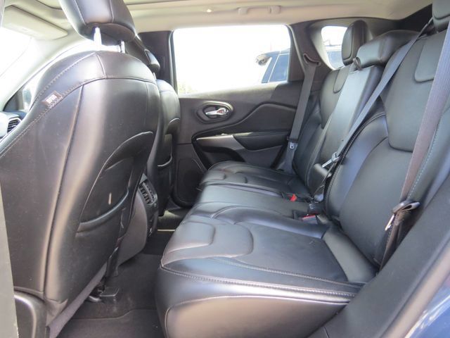 Used 2021 Jeep Cherokee Limited AWD/4WD image 12
