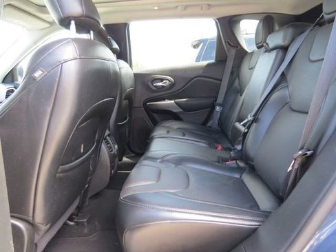 Used 2021 Jeep Cherokee Limited AWD/4WD image 12