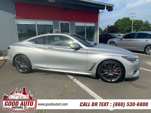 Used 2017 INFINITI Q60 Red Sport 400 AWD/4WD image 4