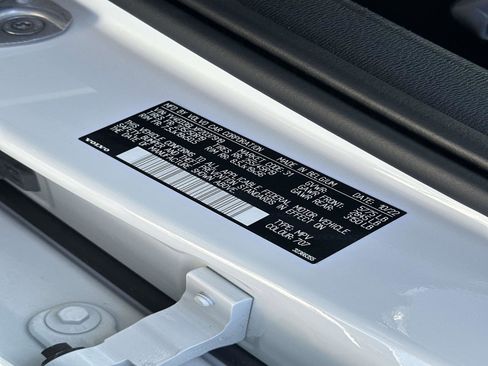 Certified 2023 Volvo C40 P8 Recharge Plus image 29