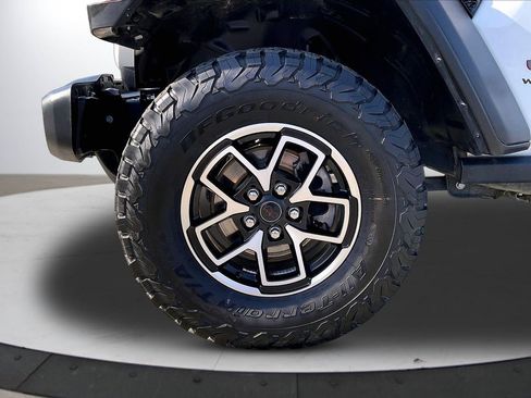 Certified 2025 Jeep Wrangler Unlimited Rubicon w/ Convenience Group image 32