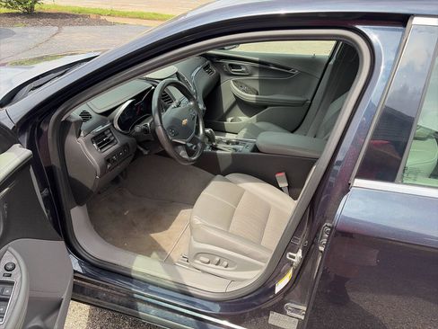 Used 2014 Chevrolet Impala LT w/ Convenience Package FWD image 8