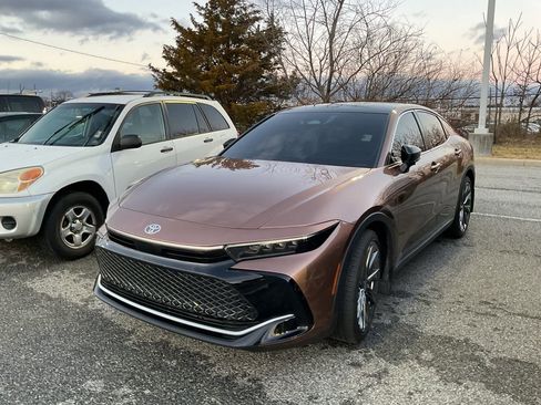 Certified 2026 Toyota Crown Limited image 4