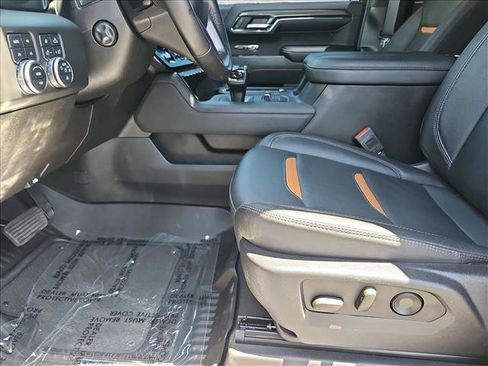 Used 2024 GMC Sierra 1500 AT4 w/ Technology Package AWD/4WD image 24