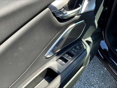 Used 2024 Acura RDX SH-AWD image 19