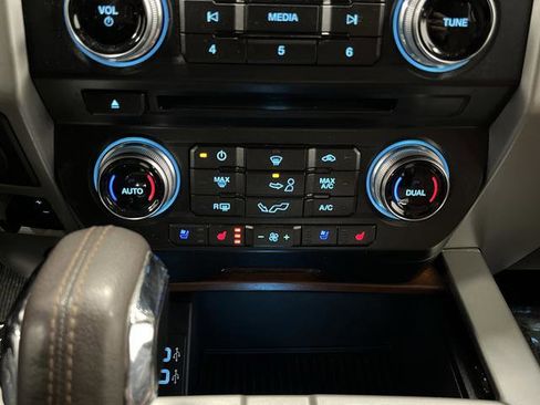 Used 2018 Ford F150 King Ranch w/ Equipment Group 601A Luxury image 20