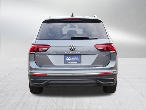 Certified 2022 Volkswagen Tiguan SE image 7