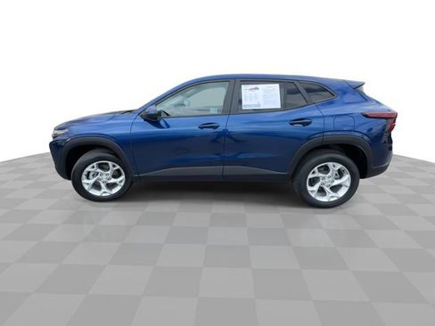 Used 2024 Chevrolet Trax LS w/ LS Convenience Package FWD image 5