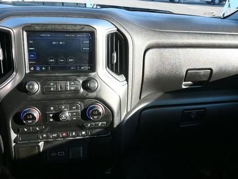 Used 2021 Chevrolet Silverado 1500 LT AWD/4WD image 9