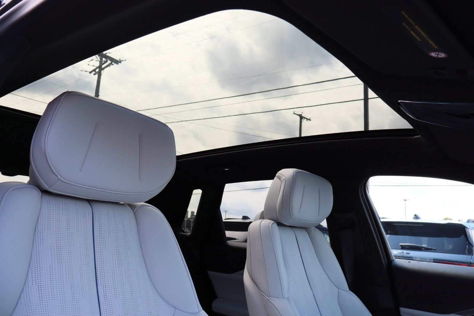 Used 2024 Cadillac Lyriq Luxury AWD/4WD image 49
