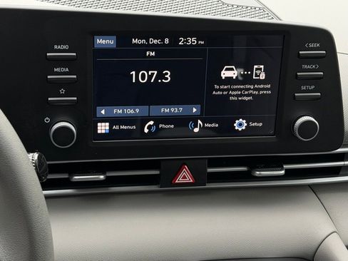 Certified 2025 Hyundai Elantra SE w/ Cargo Package image 14