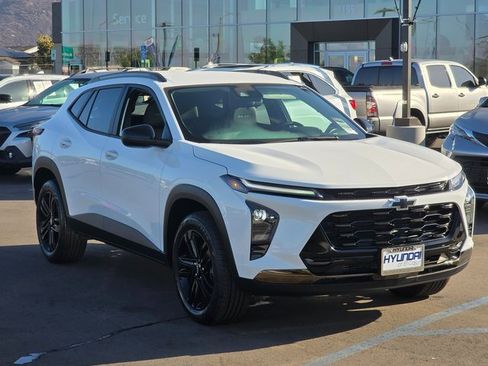 Used 2025 Chevrolet Trax ACTIV w/ Driver Confidence Package image 4