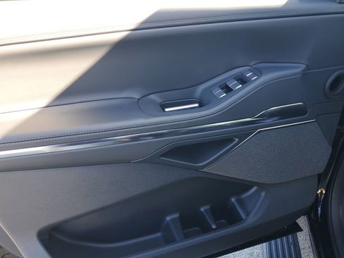 New 2025 Lincoln Navigator L Reserve AWD/4WD image 18