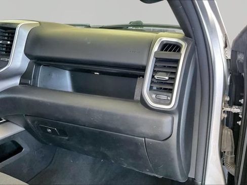 Used 2022 RAM 1500 Big Horn AWD/4WD image 18