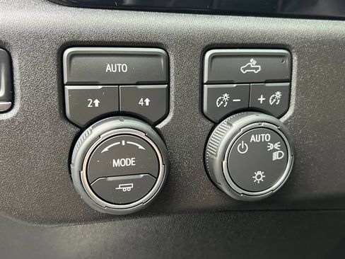 Used 2026 Chevrolet Silverado 1500 LT AWD/4WD image 20
