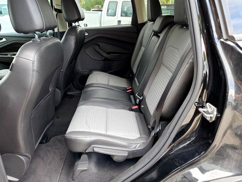 Used 2017 Ford Escape SE w/ SE Sport Appearance Package image 20