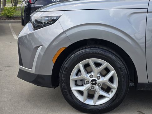 Used 2025 Kia Soul LX w/ LX Technology Package image 14