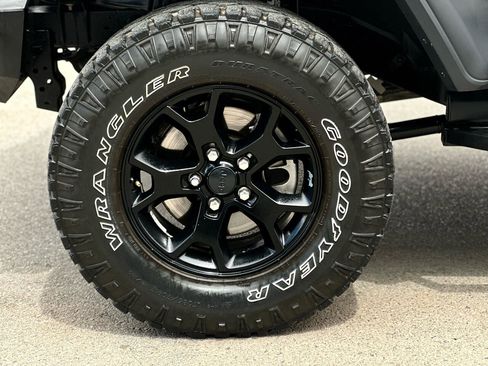 Used 2020 Jeep Wrangler Sport image 8