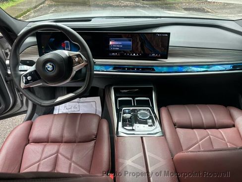 Used 2023 BMW i7 xDrive60 w/ Executive Package 2 AWD/4WD image 23