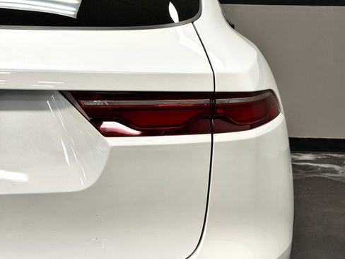 Used 2024 Jaguar F-PACE R-Dynamic S image 14
