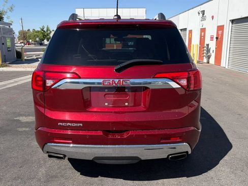 Used 2017 GMC Acadia Denali w/ Technology Package FWD image 4