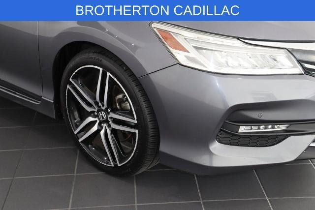 Used 2017 Honda Accord Touring image 12