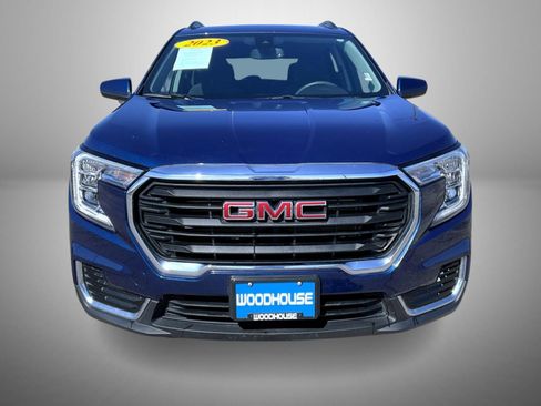 Certified 2023 GMC Terrain SLE w/ Driver Convenience Package image 2