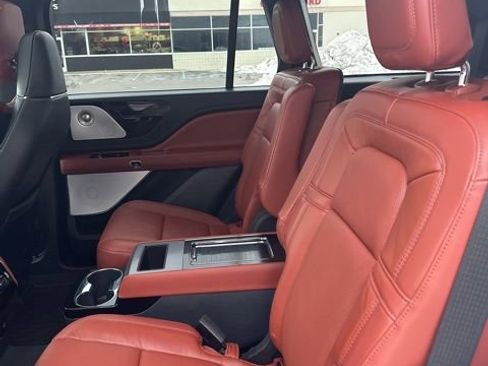Used 2025 Lincoln Aviator Reserve w/ Equipment Group 201A image 13