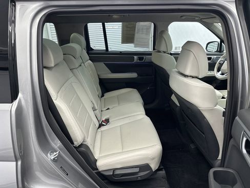 Certified 2024 Hyundai Santa Fe Limited image 17