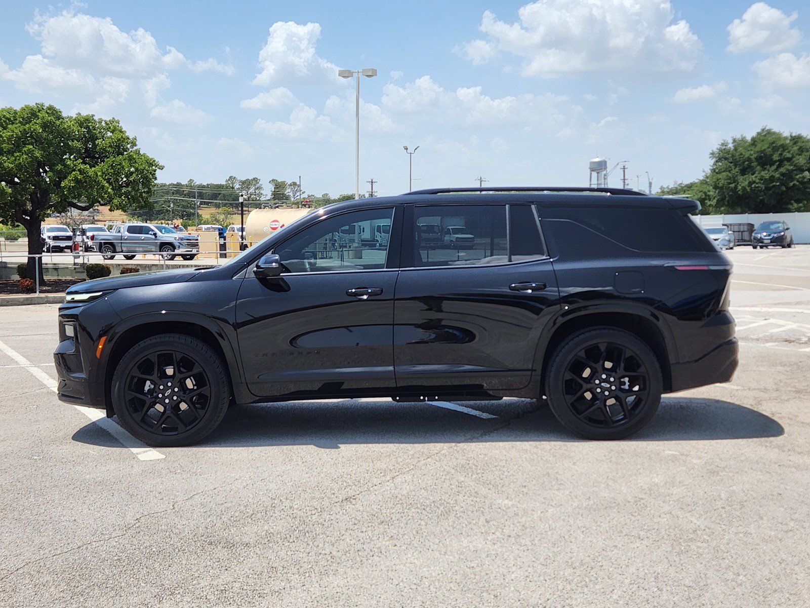 Used 2026 Chevrolet Traverse RS w/ LPO, Floor Liner Package FWD image 3