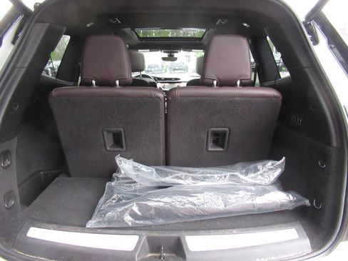 Used 2024 Cadillac XT6 Premium Luxury w/ Technology Package AWD/4WD image 15
