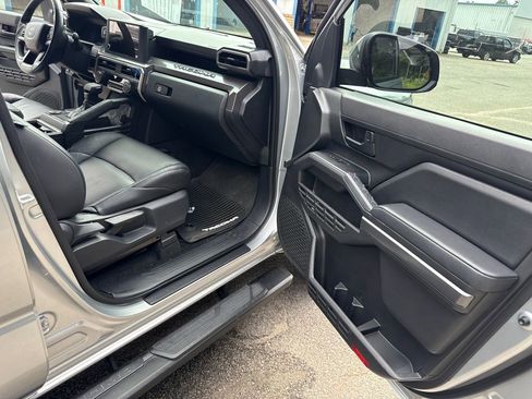 Used 2024 Toyota Tacoma SR5 RWD image 9