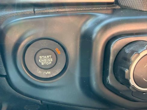 Used 2019 Jeep Wrangler Unlimited Sport S AWD/4WD image 35