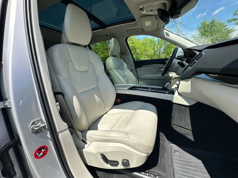 Used 2019 Volvo XC90 T6 Momentum w/ Protection Package AWD/4WD image 15