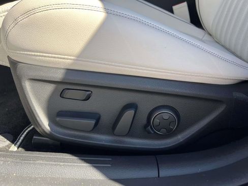 Certified 2025 Genesis G70 3.3T Advanced image 19