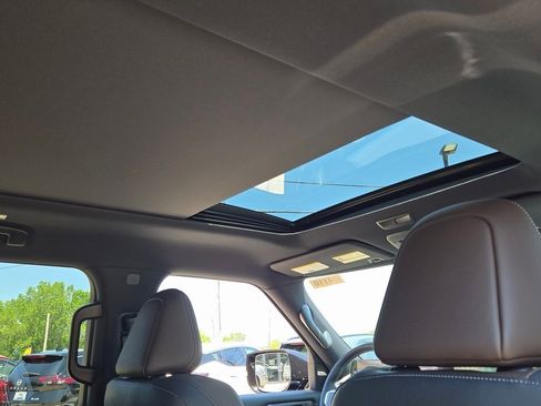 New 2025 Nissan Armada Platinum Reserve image 11