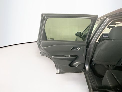 Used 2025 Nissan Rogue S FWD image 25