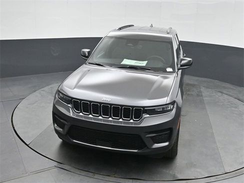 New 2025 Jeep Grand Cherokee Laredo image 35