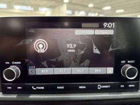 Used 2025 Honda CR-V EX image 17