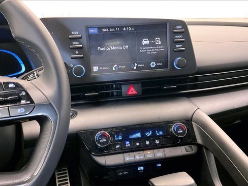 Used 2025 Hyundai Elantra Sport image 5