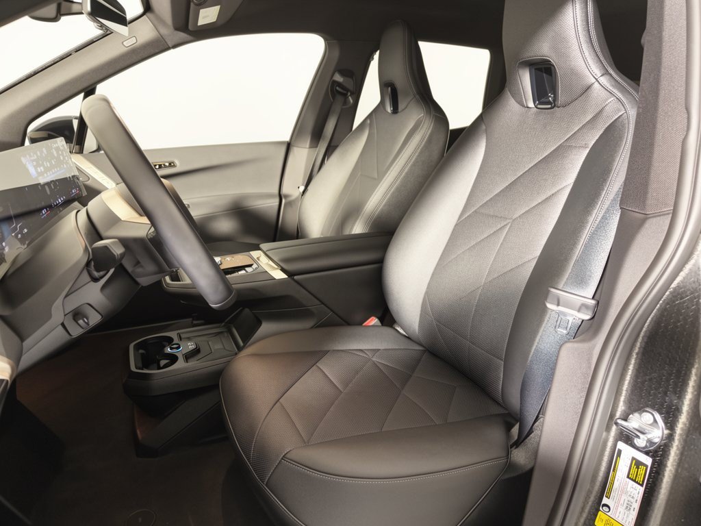 Certified 2024 BMW iX xDrive50 w/ Premium Package AWD/4WD image 5