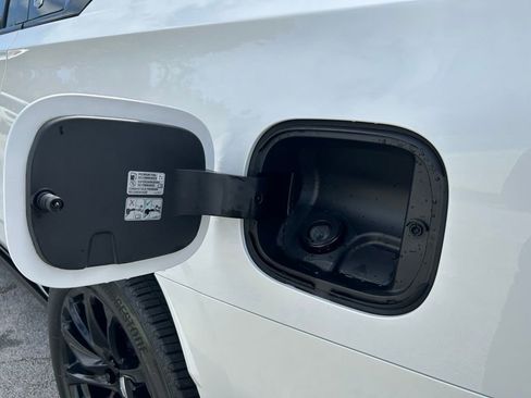 Used 2024 Cadillac Escalade ESV Sport Platinum w/ LPO, ONYX Package image 62