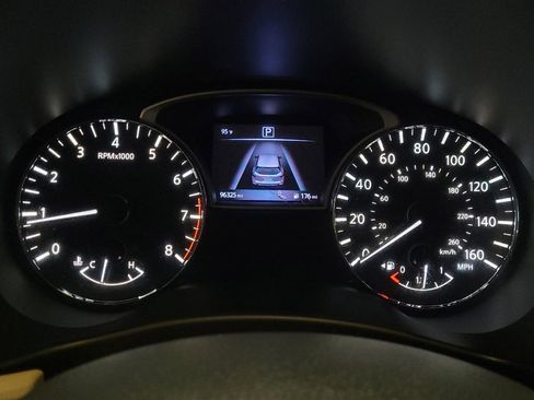 Used 2017 Nissan Pathfinder SL FWD image 23