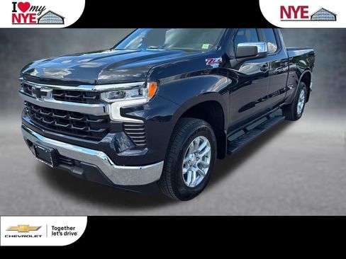 Used 2023 Chevrolet Silverado 1500 LT w/ Z71 Off-Road Package AWD/4WD image 1