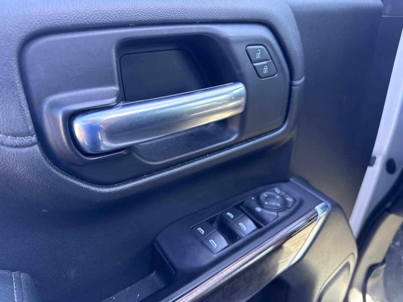 Used 2019 Chevrolet Silverado 1500 LT w/ All-Star Edition RWD image 15