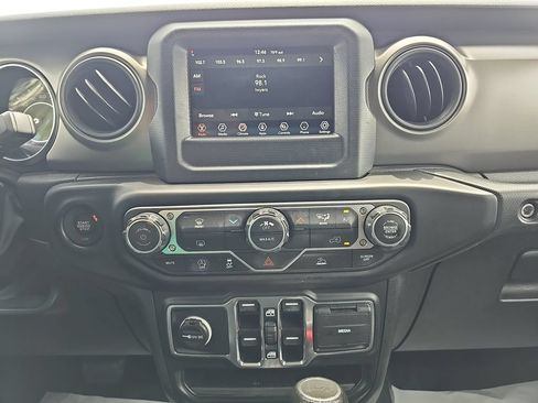Used 2023 Jeep Wrangler Unlimited Sport AWD/4WD image 20