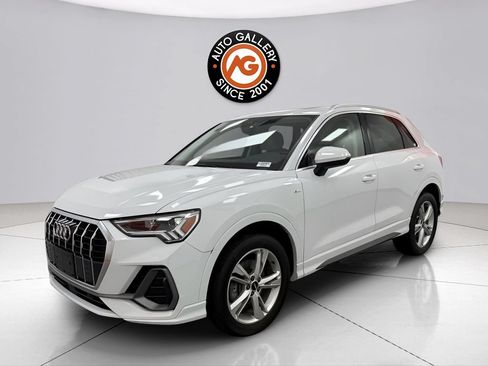 Used 2020 Audi Q3 2.0T Premium Plus w/ Premium Plus Package AWD/4WD image 7